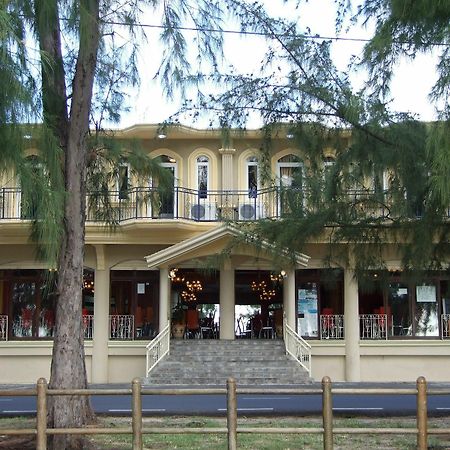 White Shell Lounge And Restaurant Flic en Flac Exterior foto