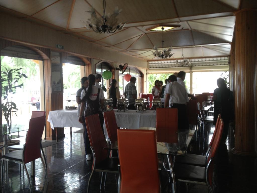 White Shell Lounge And Restaurant Flic en Flac Exterior foto