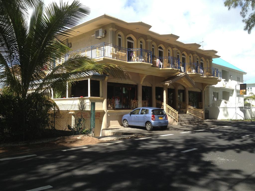 White Shell Lounge And Restaurant Flic en Flac Exterior foto